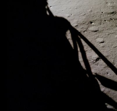 AS11 40 5849 NASA Scan comparison